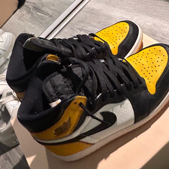 JORDAN 1s high top